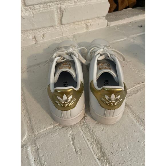 Adidas Stan Smith Size 9 White Gold Athletic Lifestyle Shoes Sneakers - Picture 3 of 6